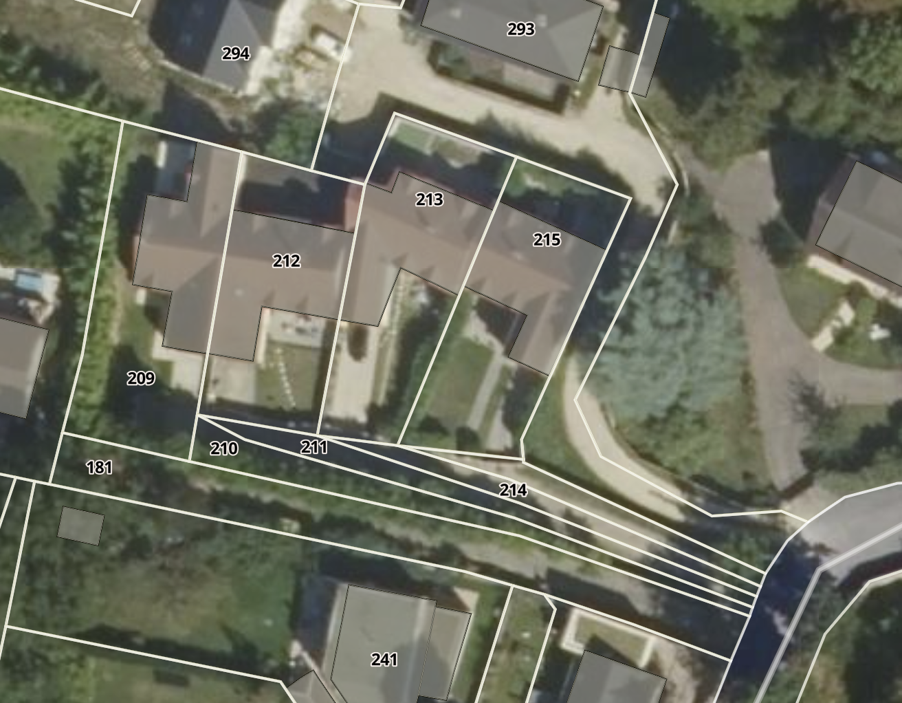 Vue aérienne avec contours bâtis et parcelles 209, 212, 213 et 215